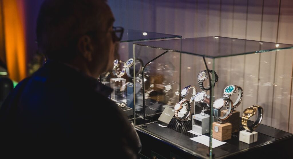 Photo des vitrines de La Maison du Temps